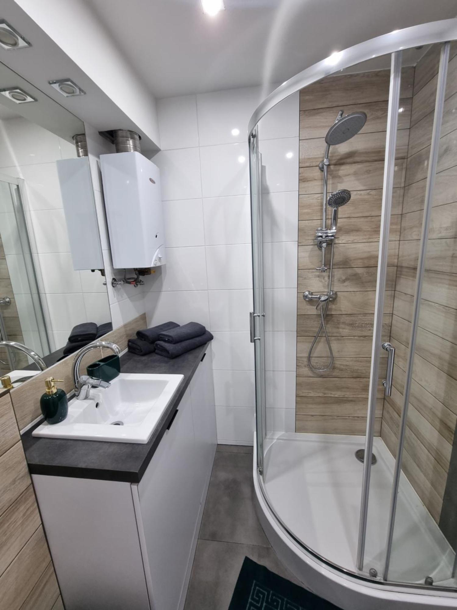 13 Kawalerka Szmaragdowa Apartment *